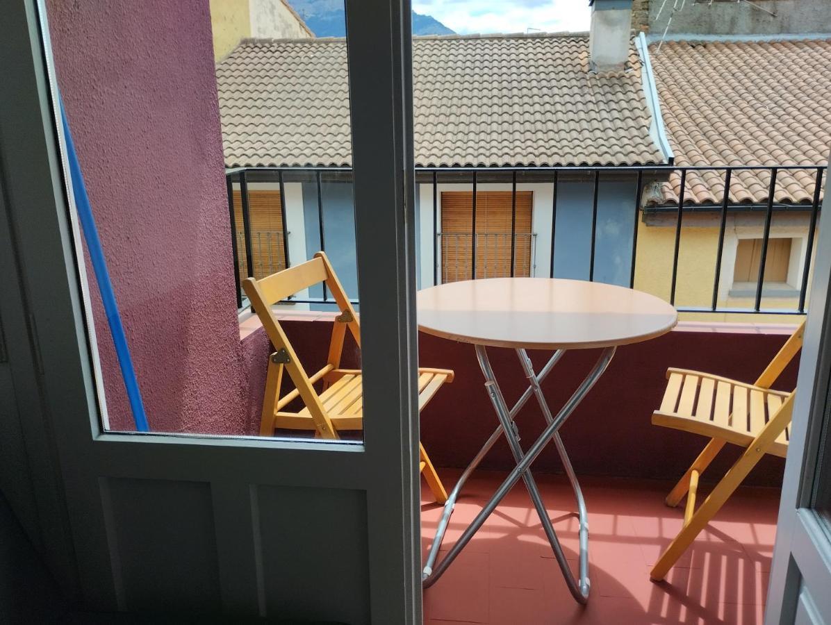 Luminoso, Centrico Y Silencioso Apartamento Jaca Eksteriør bilde